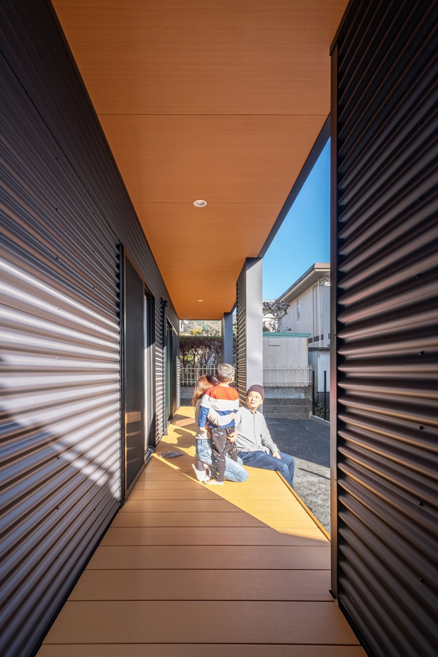 日向ぼっこを楽しむデッキ