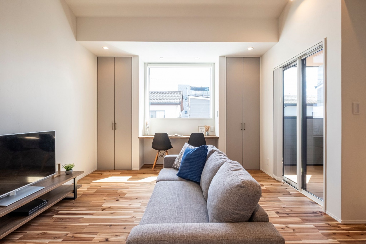 ２階リビング南側には大きな窓が